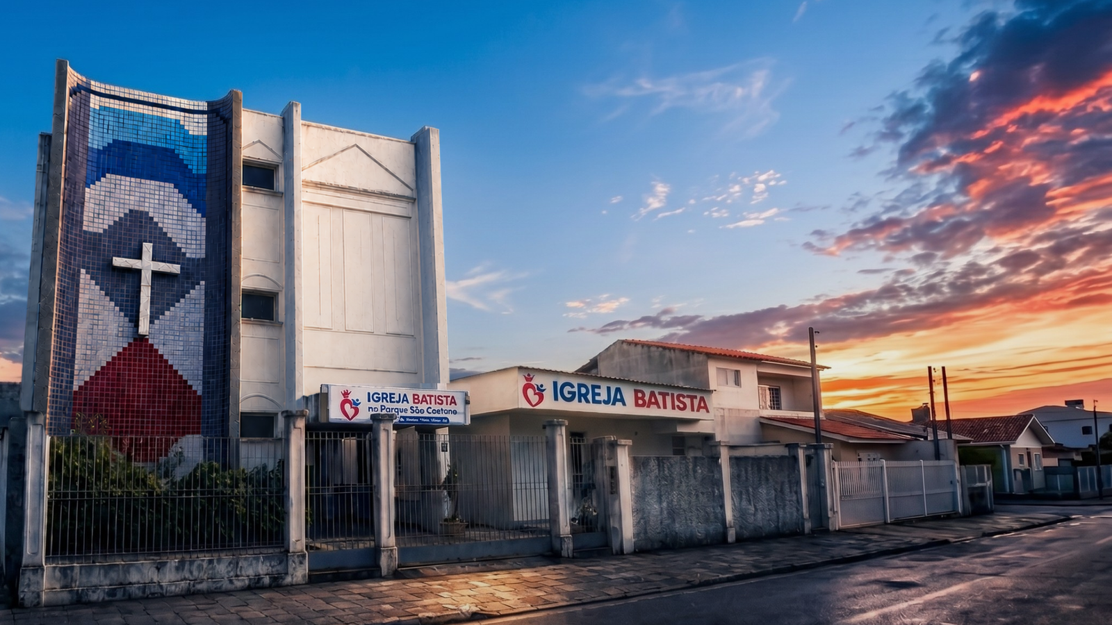 Fachada da Igreja Batista do Parque São Caetano ao entardecer